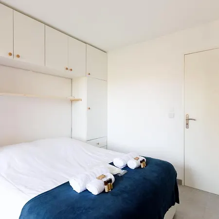 Le Maxi Moi Yourhosthelper * 생트막시메